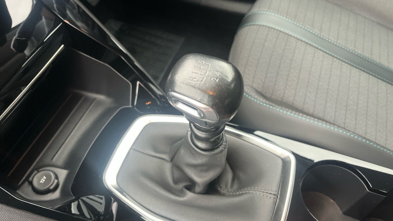 Peugeot 208 1.2 PureTech 100 Allure 5dr Petrol Hatchback